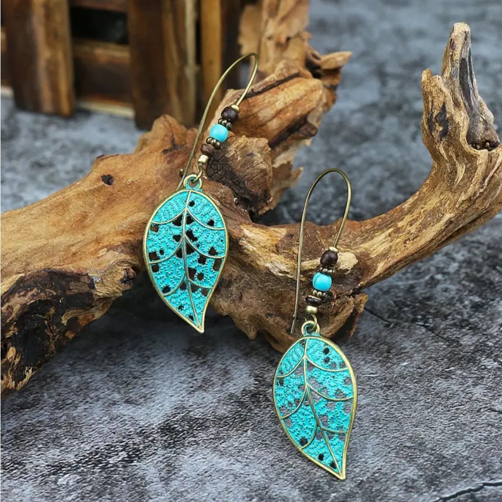 NWT! Retro Style Antique Bronze Smeared Blue Leaf Hollow Pendant Large Earrings